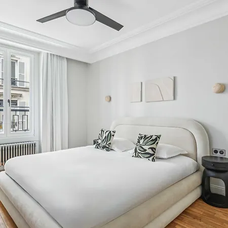 Magnificent Flat - 2br-6p - Champs Elysees Apartment
