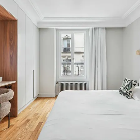 Apartment Magnificent Flat - 2br-6p - Champs Elysees Paris